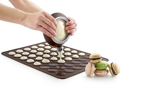 Set Per Macarons: Teglia Tappetino/Stampo in Silicone + 1 Dosatore + 3 Ugelli, Kit per macaroons pasticceria francese by CASCACAVELLE 7